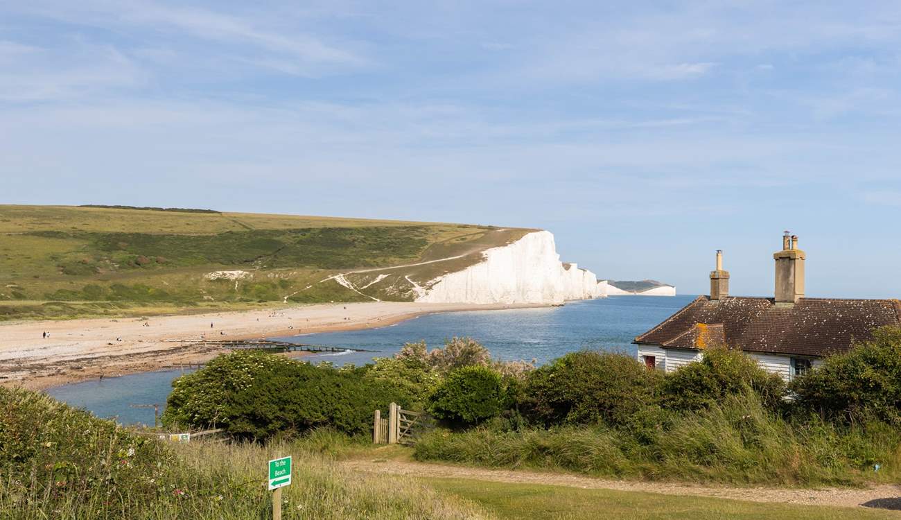 Explore the coastal path and take in the views along the coastguard cottages at Cuckmere Haven and the iconic Seven Sisters chalk cliffs.