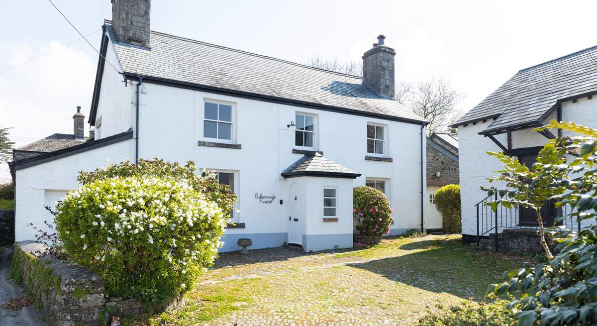 Pulborough House is situated in the lovely village of Lydford, amongst a handful of similar cottages and the cobbled area is shared. 