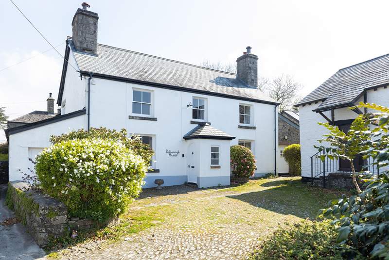 Pulborough House is situated in the lovely village of Lydford, amongst a handful of similar cottages and the cobbled area is shared. 