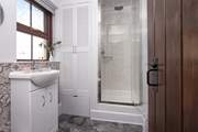 The en suite.