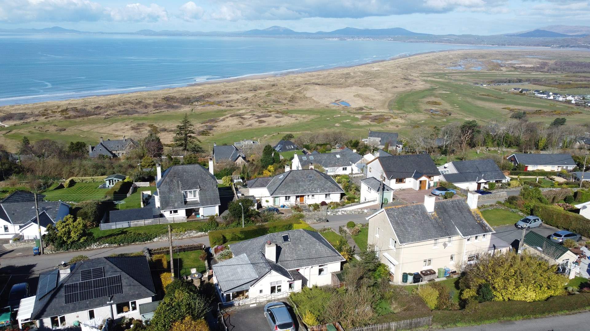 You're just moments from the sea.