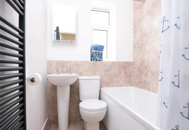 Take a hot bath after a beach day. Bliss. 