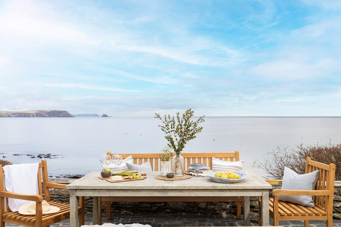 Al fresco dining at its best! The perfect holiday pastime.