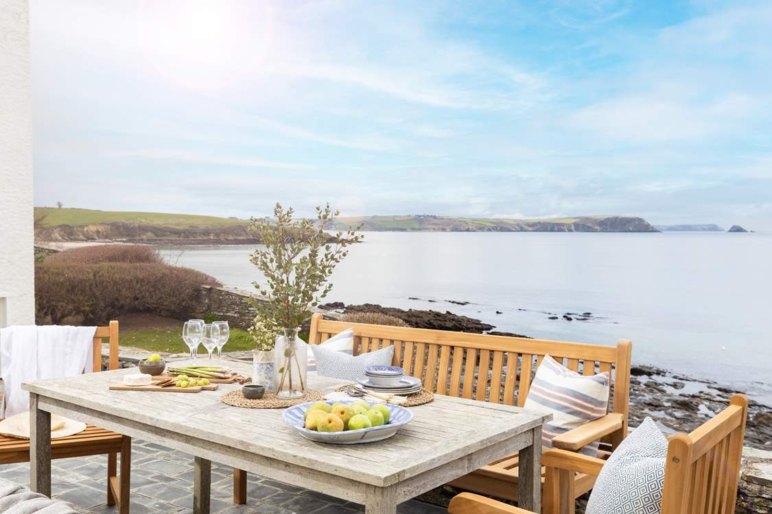 The panoramic views of Gerrans Bay and Gull Rock are magical.