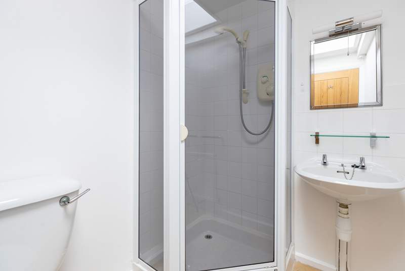 The ground floor shower-room, perfect for rinsing salty toes. 