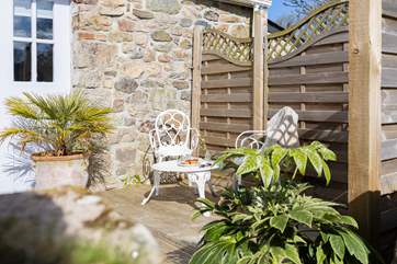 Al fresco dining, the perfect holiday pastime.