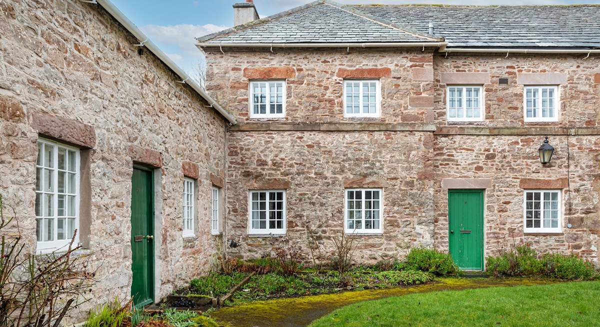 This gorgeous cottage has been converted from the historic estate buildings. Why not walk to the castle and indulge at the cafe?