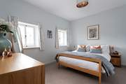 Relax in the sumptuous linen duvet and lie back on the fluffy pillows, perfect.