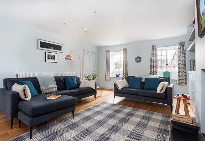 Doesn't this corner sofa look inviting, who will you curl up with? 