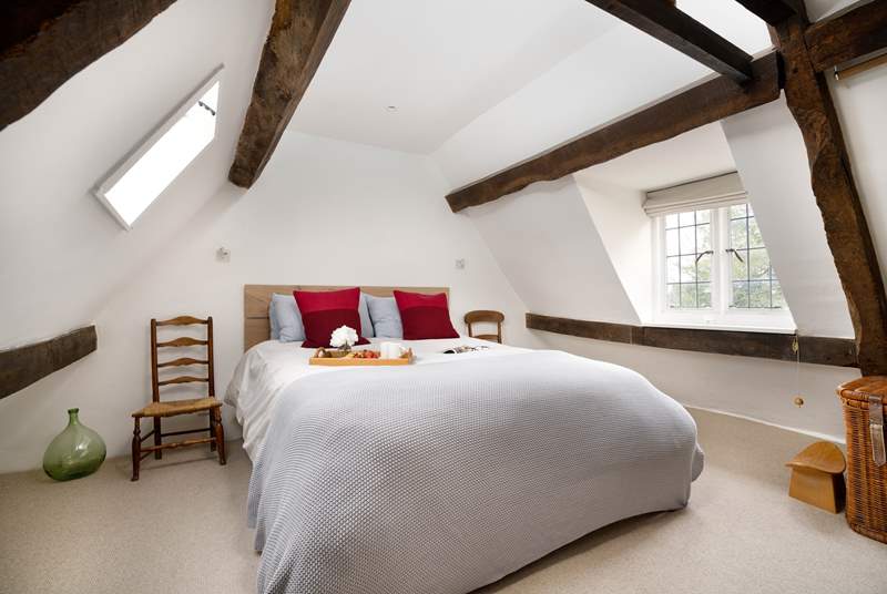 Exposed beams create a super cosy atmosphere.