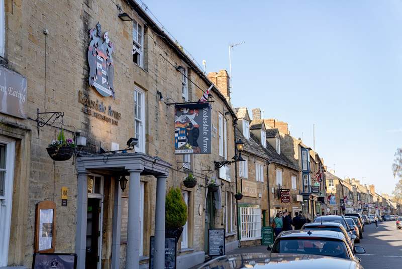 The market town of Moreton-in-Marsh has a great choice of shops and eateries.