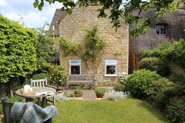 Unwind outside in the quaint Cotswold country garden.