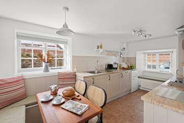 The cute country kitchen.