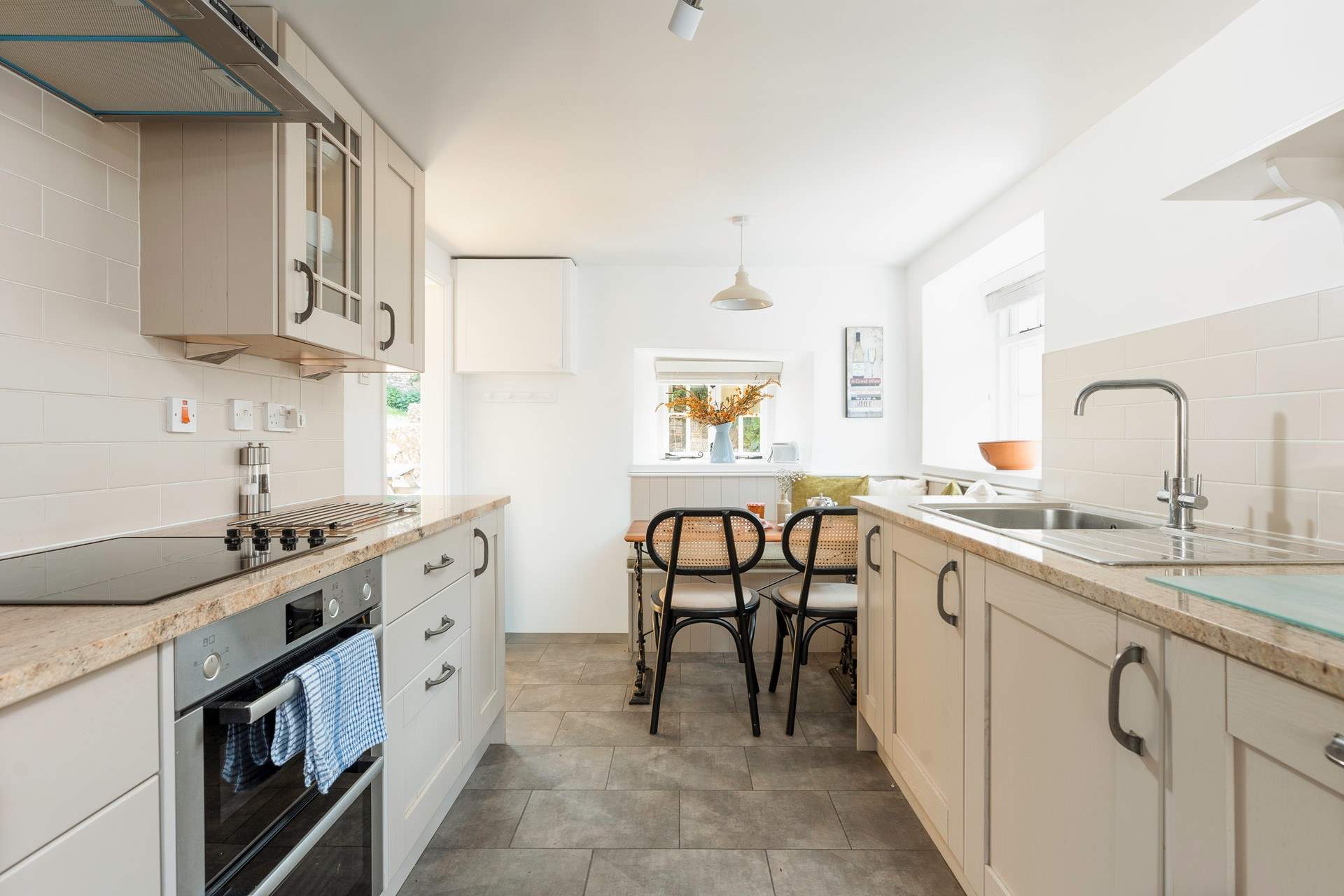 The well equipped kitchen.