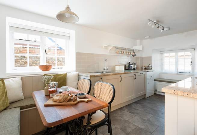 The cute country kitchen.