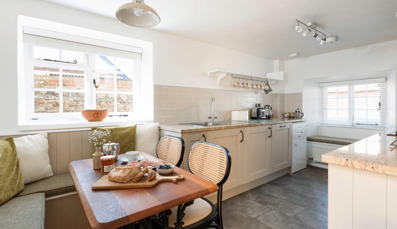 The cute country kitchen.