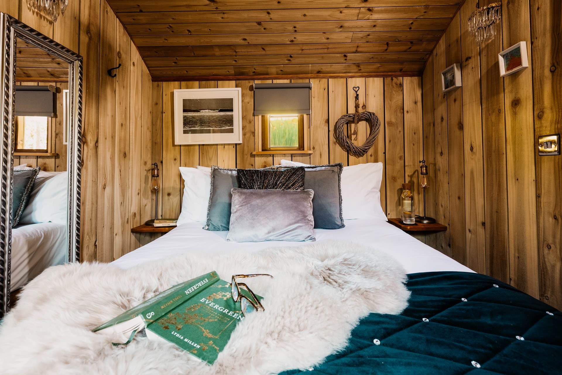 The sumptuous double bed promises a relaxing nights sleep. 