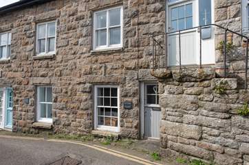 Welcome to Dove Cottage located in the heart of Mousehole.