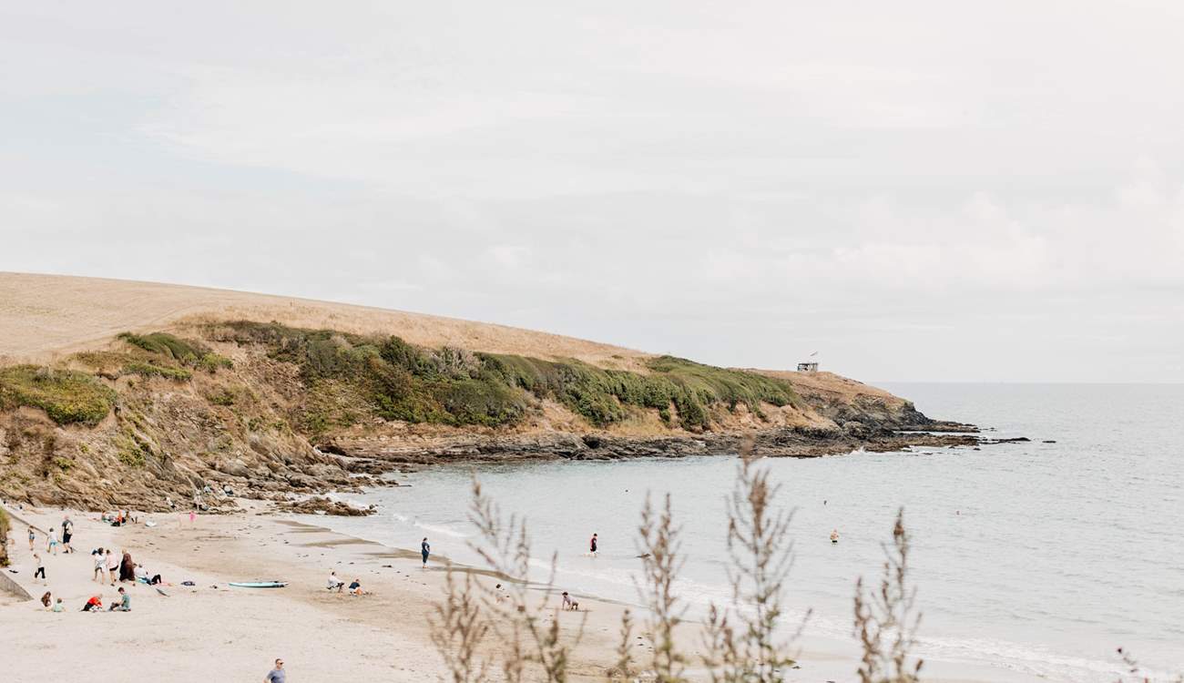 And the stunning sandy shores of Porthcurnick aren't far! 