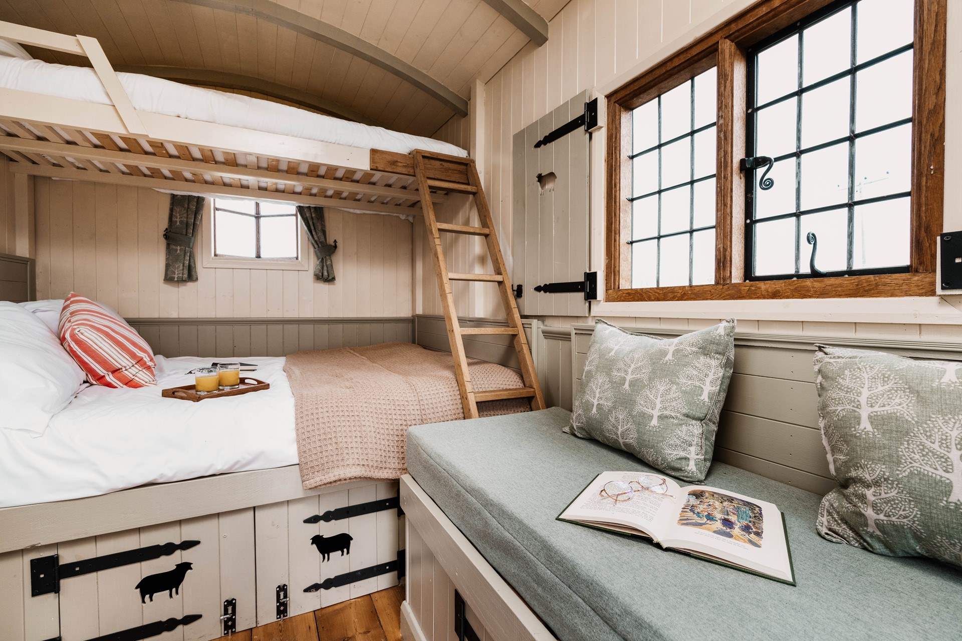 The top bunk bed and sofa can be made up as two single bed upon request.