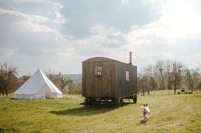 The Cider Camp. Sleeps 6, 7.3 miles W of Hereford