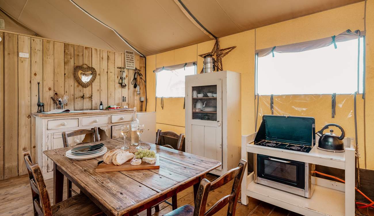 Reminisce on fond memories with a glass of your favourite!