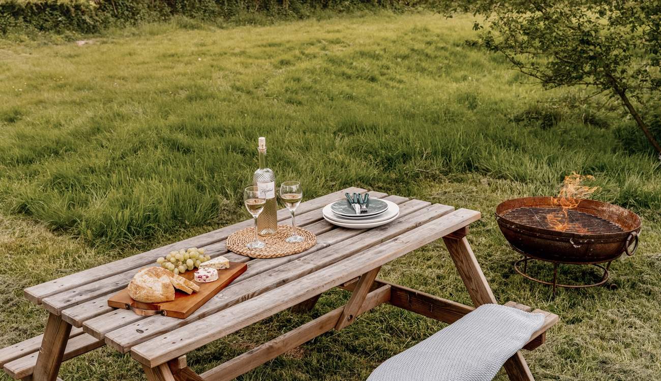 Share stories until the stars appear... not forgetting the toasted marshmallows! 