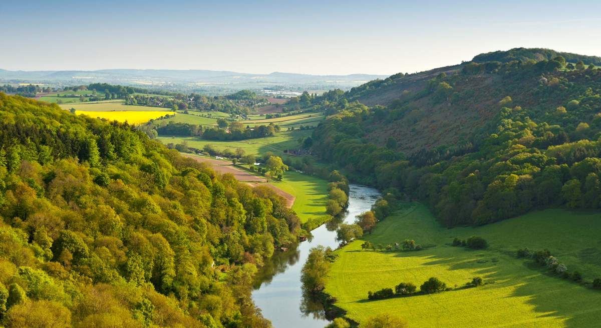 You can canoe the River Wye from the hideaway.