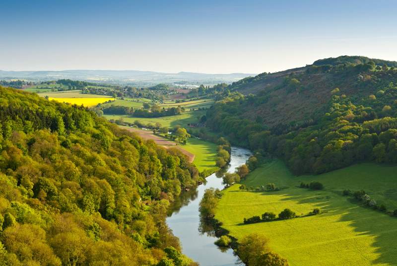 You can canoe the River Wye from the hideaway.