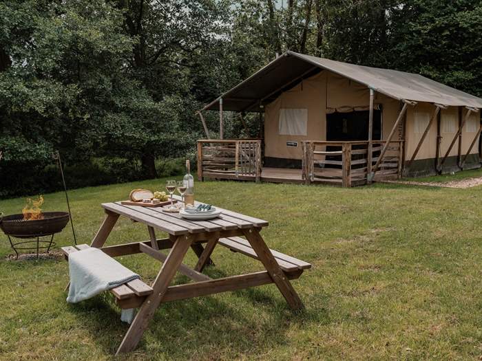 River Safari, Sleeps 4 in Hereford