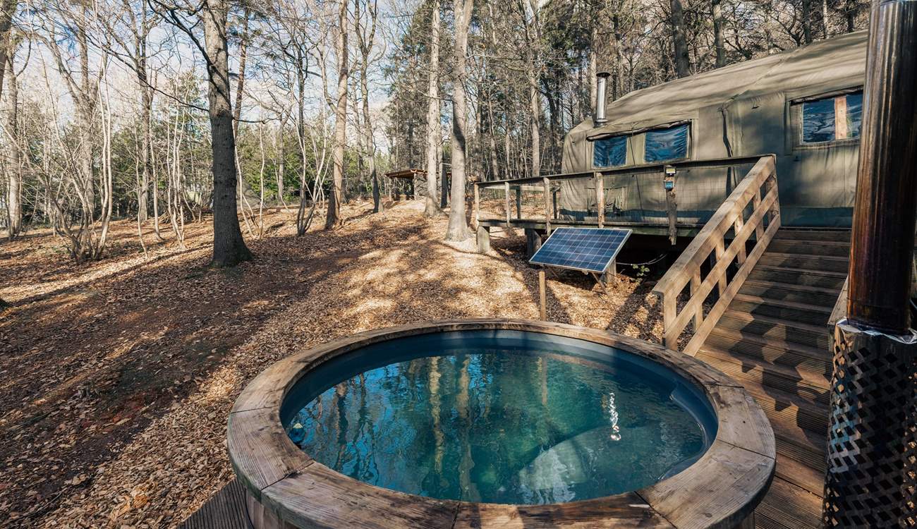 This army style safari tent offers the most unique glamping experience without compromising the luxuries. 