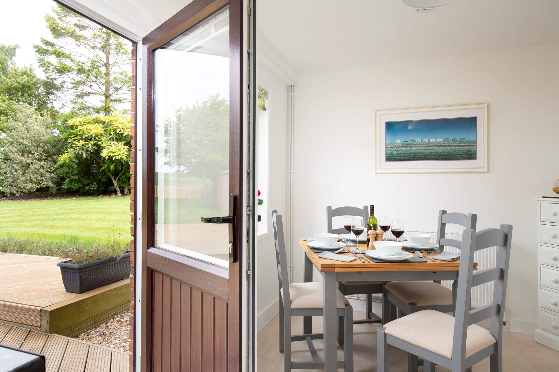 Let's go into the garden.