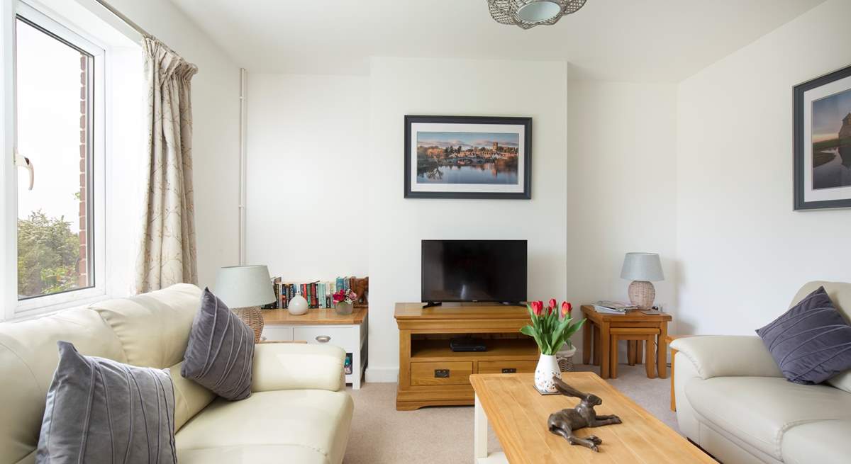 After a busy day in Kent come back to this lovely cottage and relax.