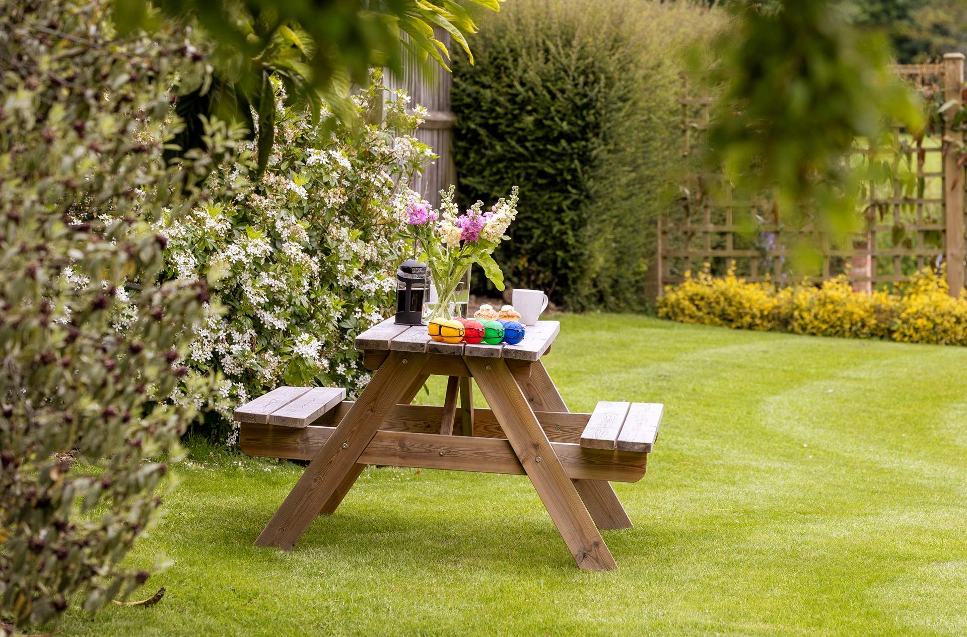 There is additional seating.