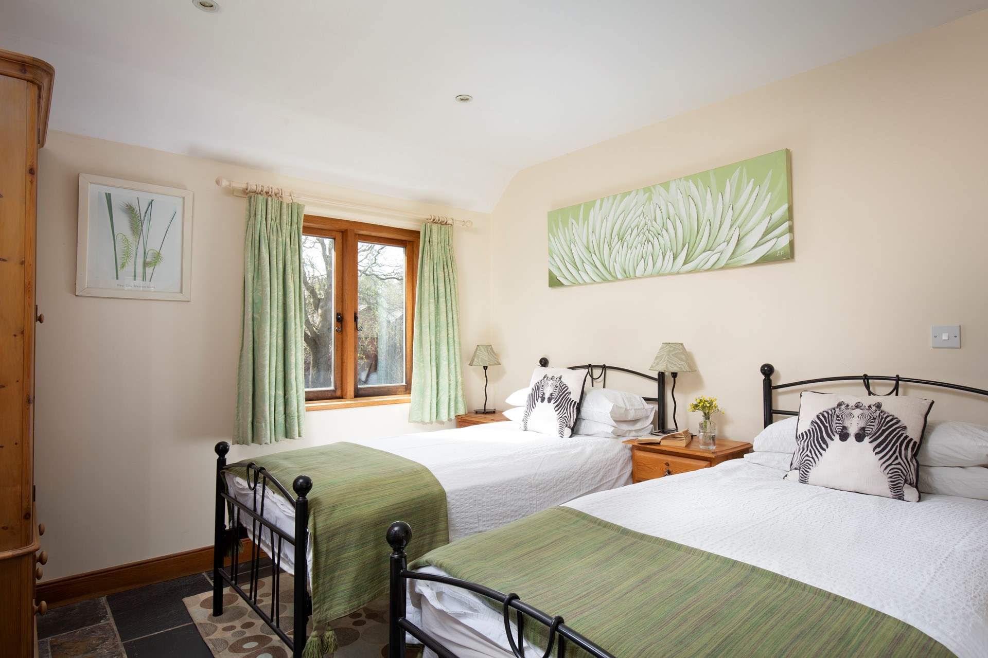 The delightful twin bedroom.