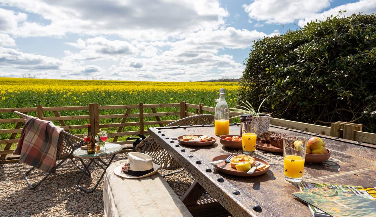 When the sun shines there's nowhere better for al fresco dining. 