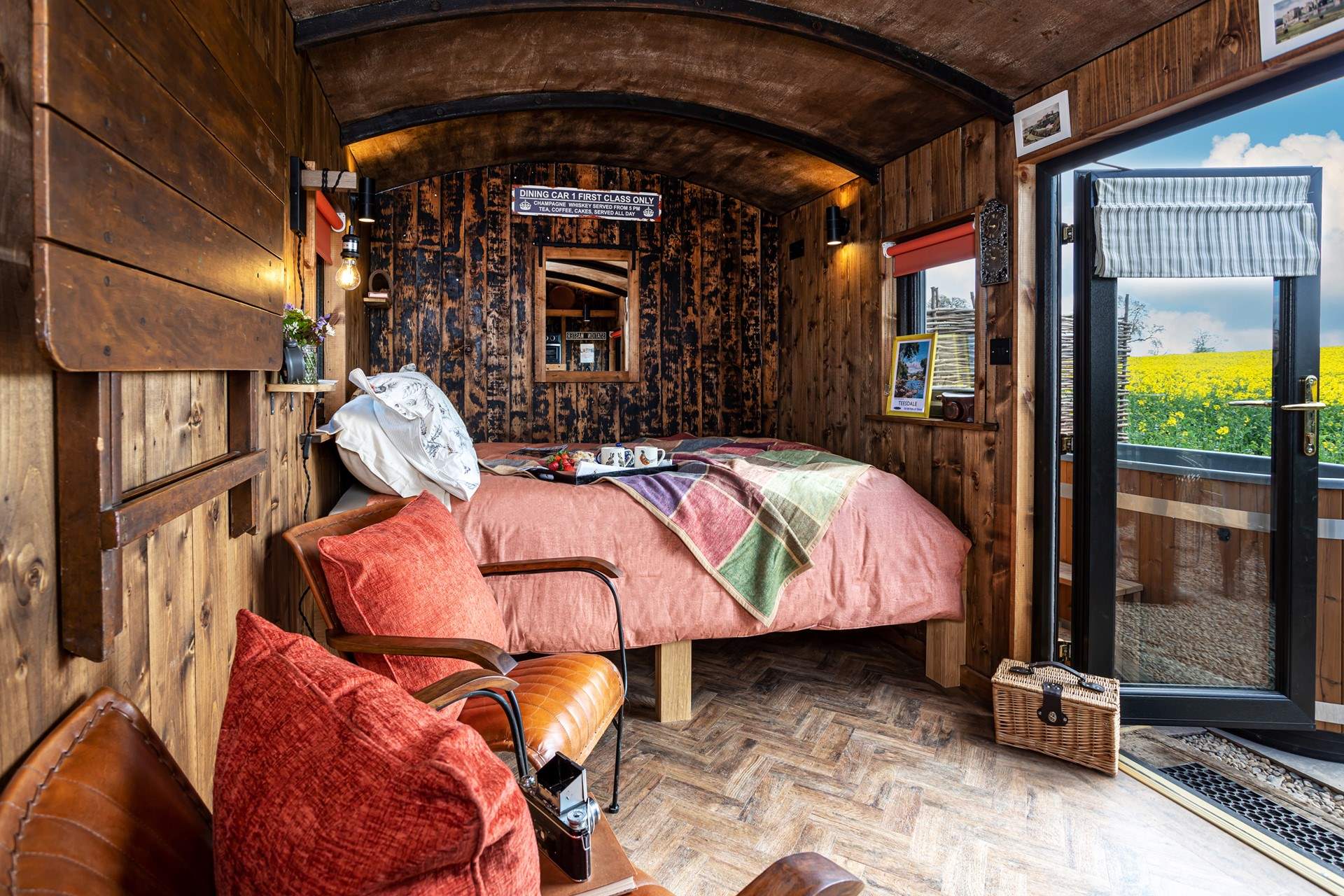 Enjoy slow morning moments from the comfort of the sumptuous double bed. 