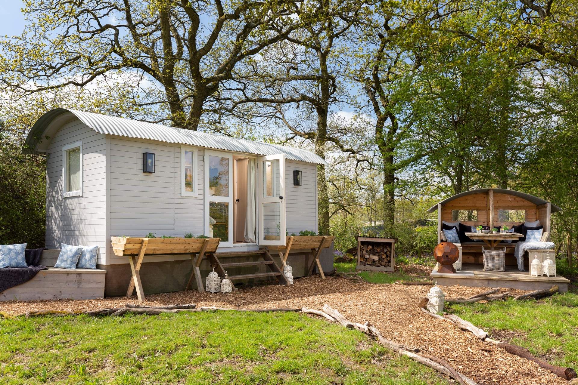 This countryside haven oozes peace and tranquility. 