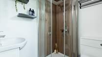 Each bedroom has its own en suite shower -room.