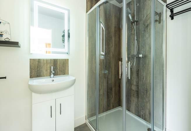 Start the day with a refreshing shower in your en suite.