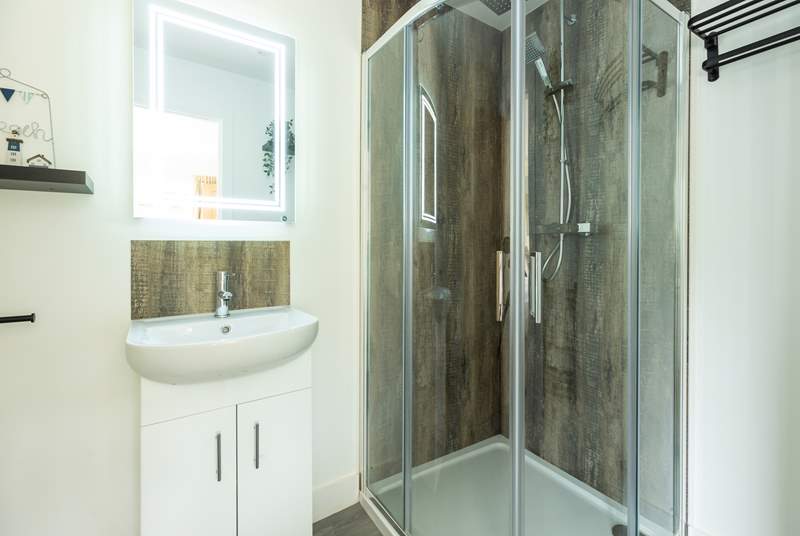 Start the day with a refreshing shower in your en suite.