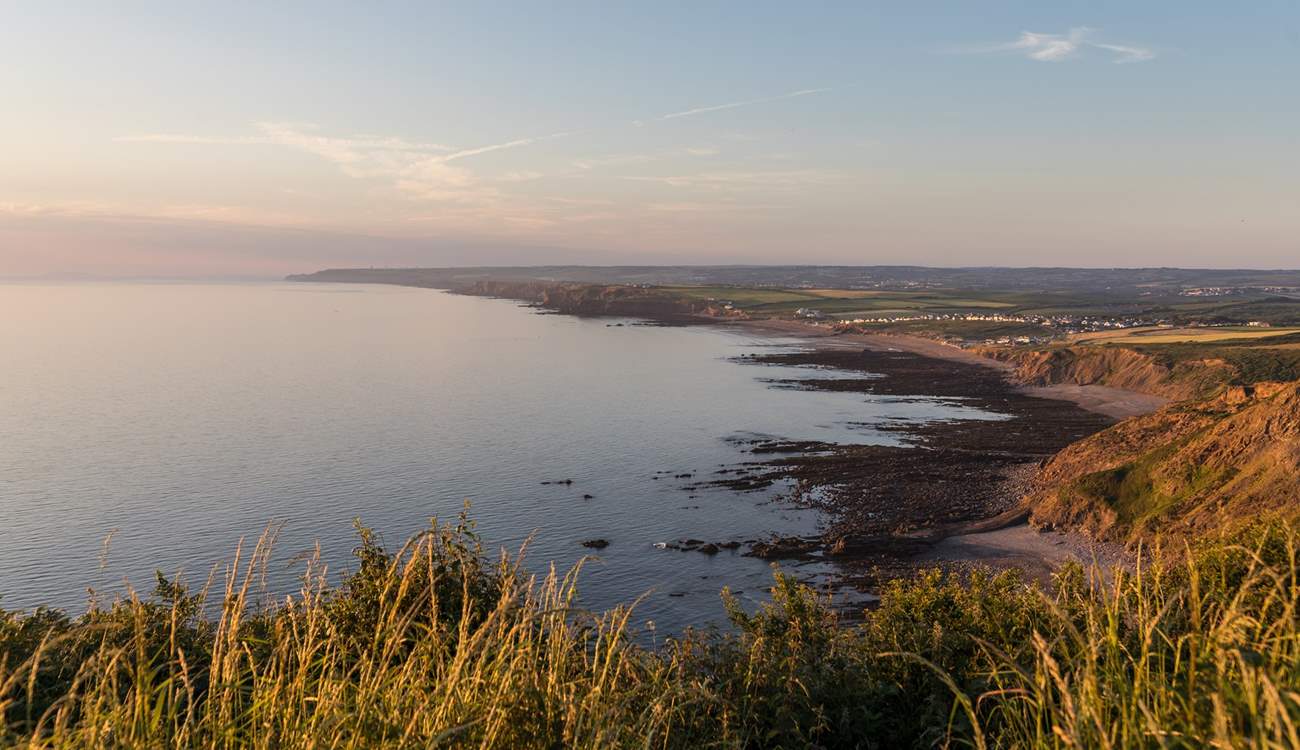 Widemouth Bay looks very inviting, even on a dusky day.