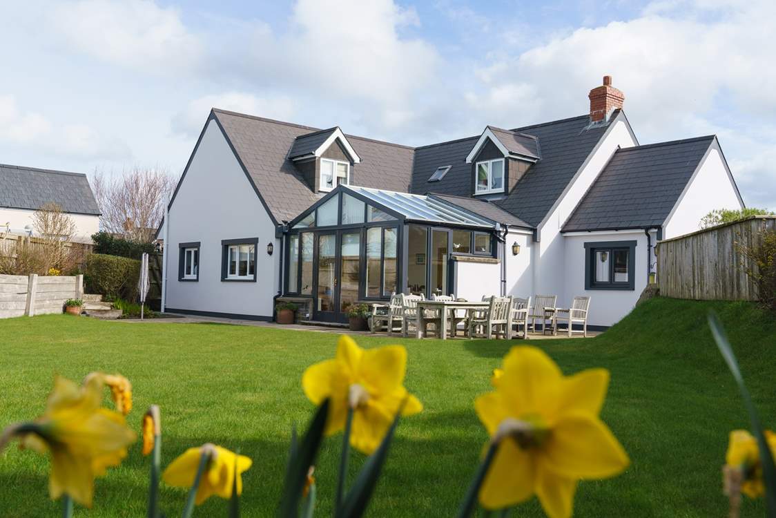 Sunny spot for leisurely breakfasts or dinner al fresco under the starry skies.