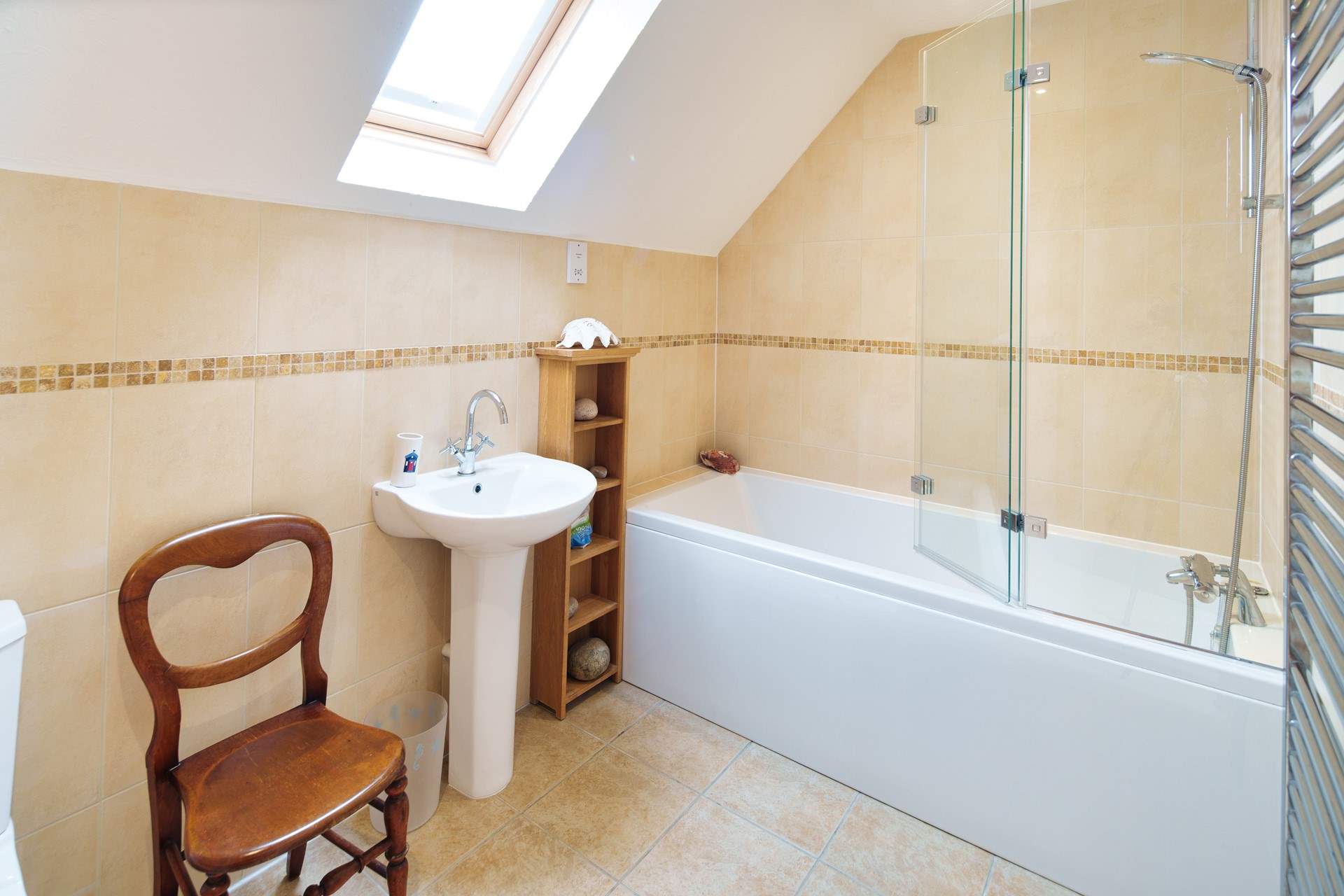 Enjoy a bubbly bath after a day on the beach. Bliss!