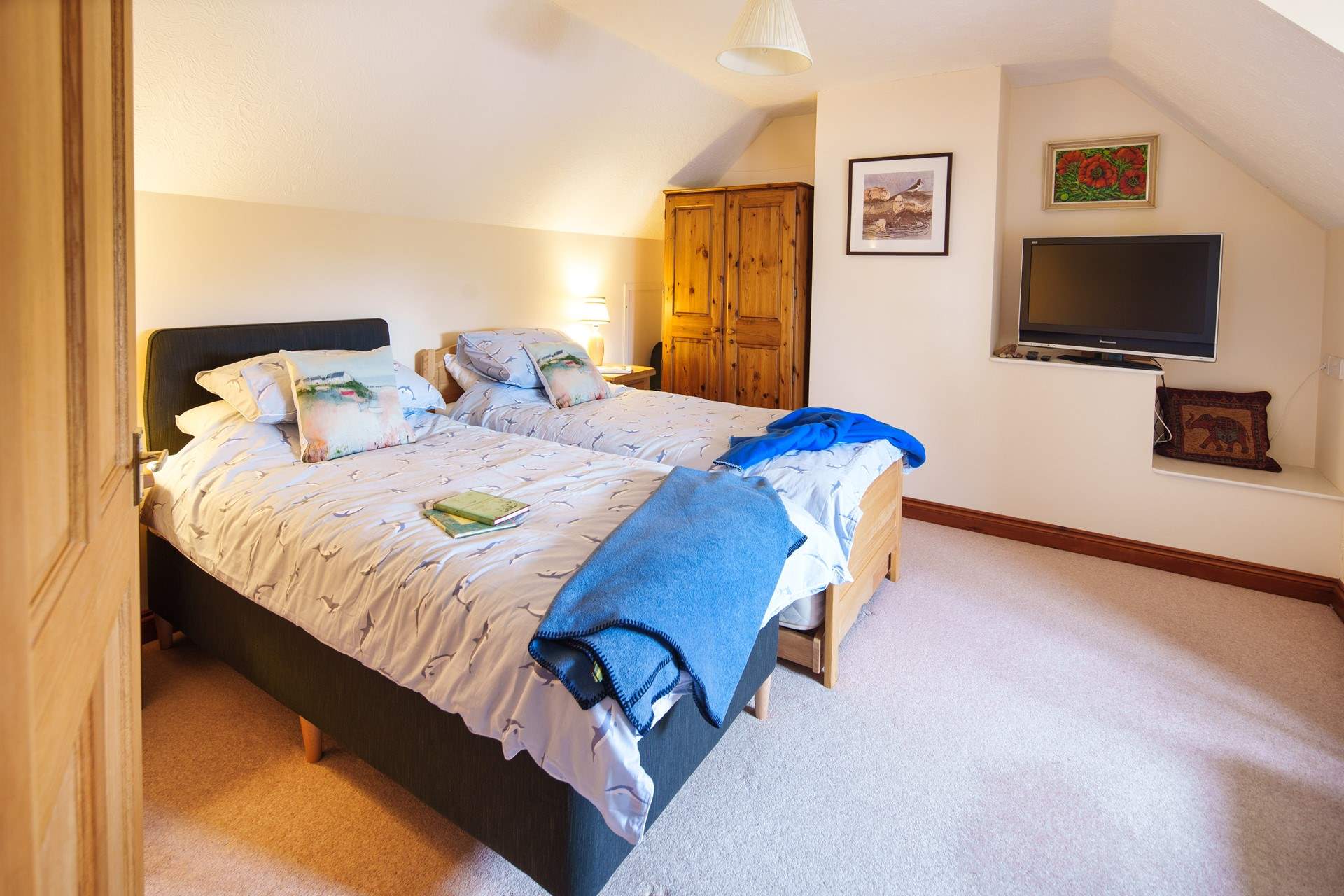 Set on the first floor, the twin room with TV.