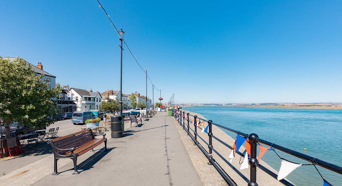 The picturesque promenade at Appledore where you will find some delightful shops and an excellent deli. 