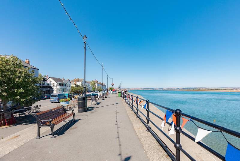 The picturesque promenade at Appledore where you will find some delightful shops and an excellent deli. 