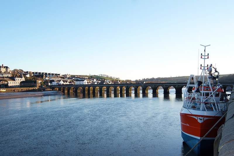 Bideford is a short drive away where you will find a great selection of shops. The seasonal passenger ferry runs from here to Lundy Island.