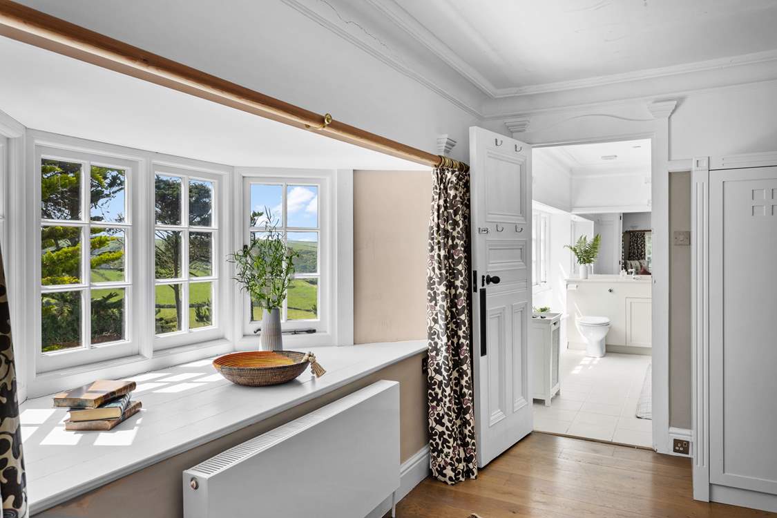 Head through to the en suite!