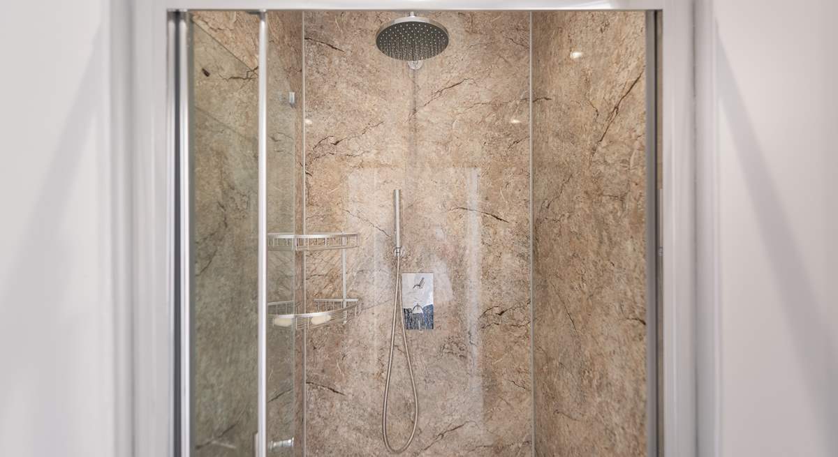 The en suite shower.